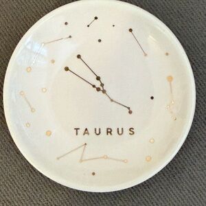 Taurus Zodiac Ring Jewelry holder - White and Gold